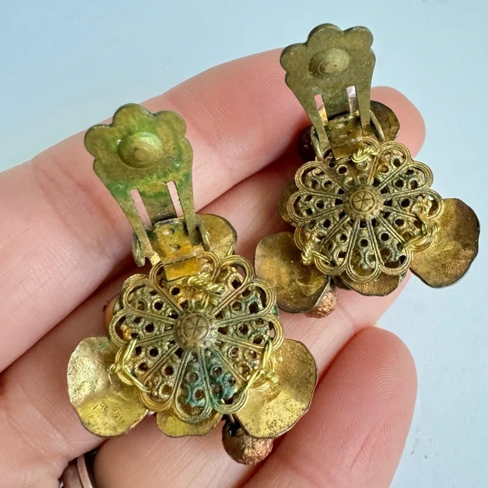 Vintage Eugene Cluster Earrings Clip On Beaded‎ Brass Copper Faux Pearls Signed